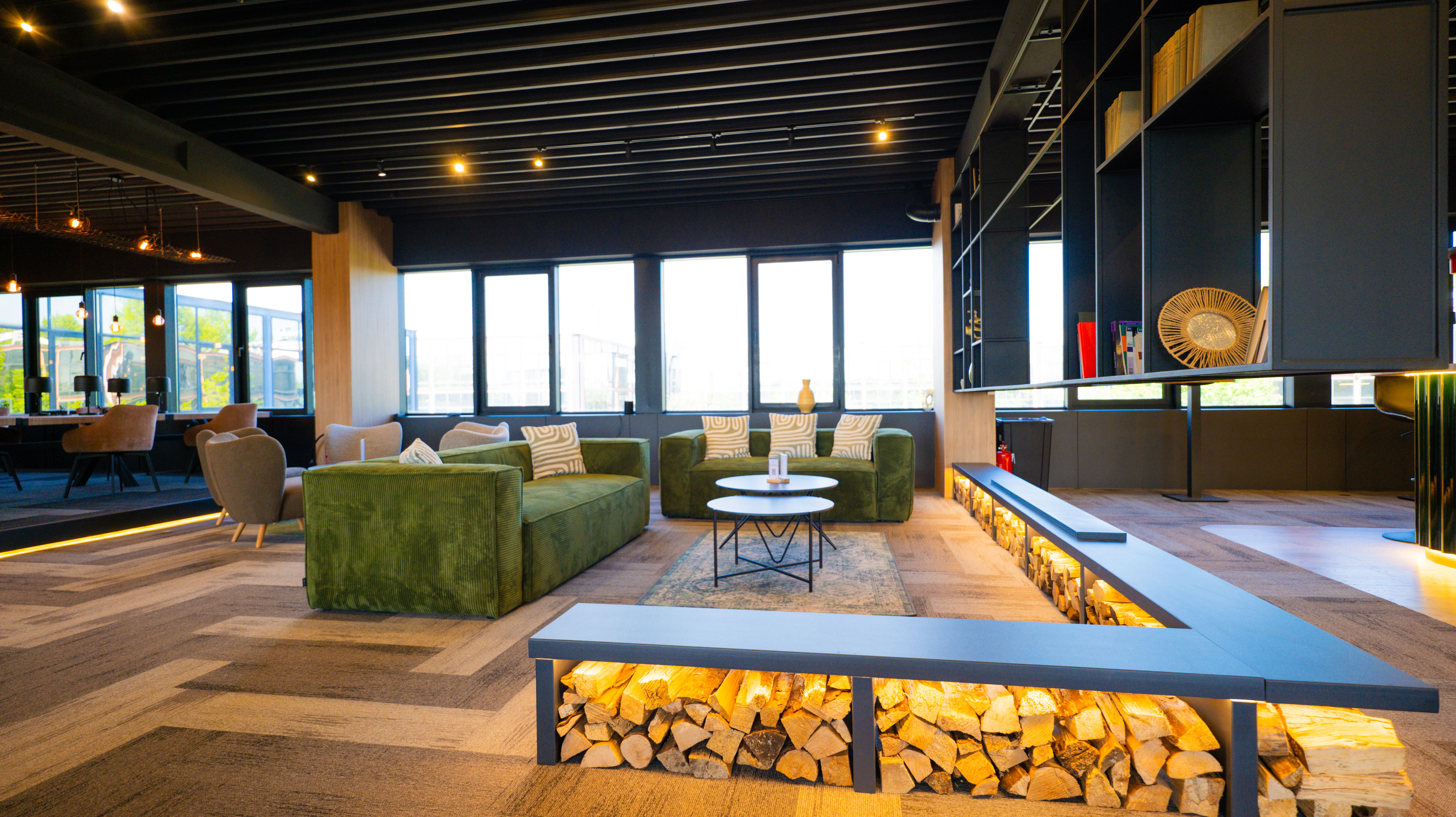 Large Lounge